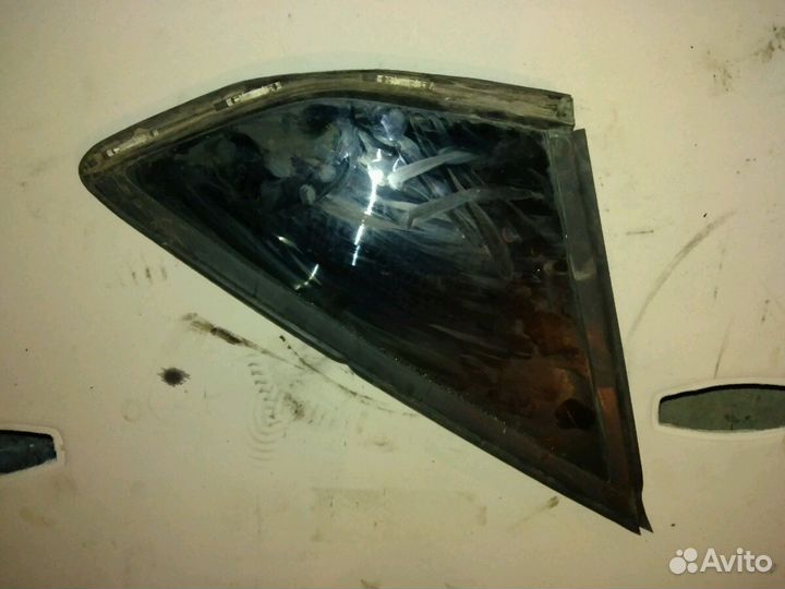 Стекло кузовное Левое заднего крыла Ford Focus 3