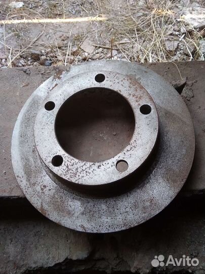 Тормозной диск на ниву