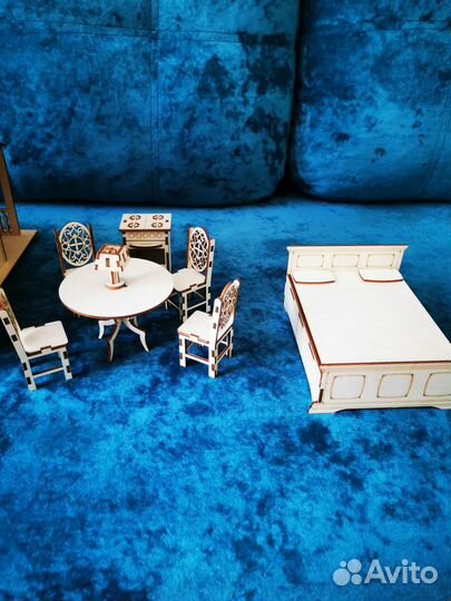 Кукольный домик с мебелью