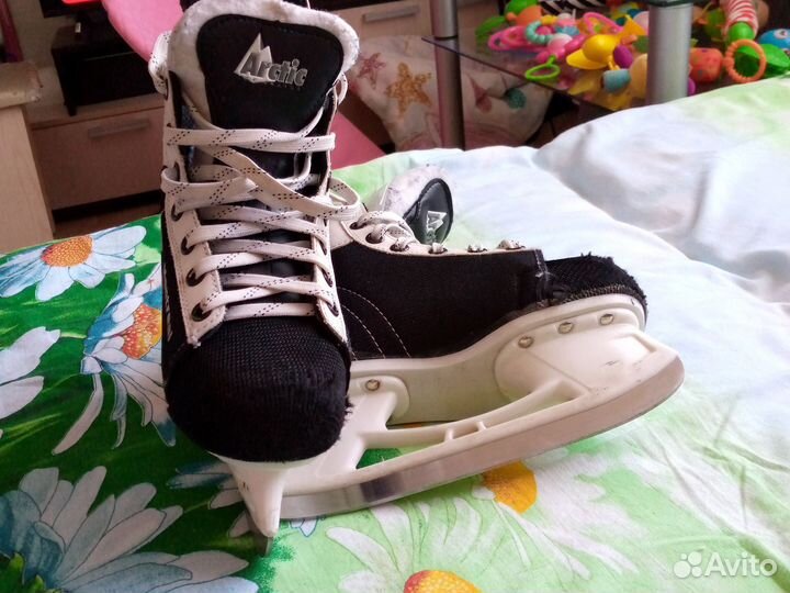 Коньки хоккейные