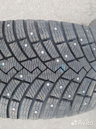 Pirelli Scorpion Ice Zero 2 275/45 R21 и 315/40 R21 115H