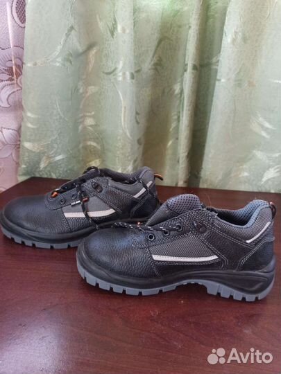 Ботинки женские 37 размер новые