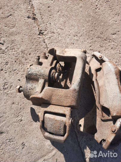 Супорта и тормозные диски на приору