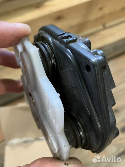 Электропривод зеркала правого с памятью