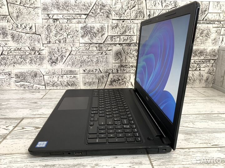 Ноутбук dell vostro d15 i3 6th/8GB/256GB