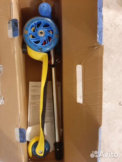 Самокат детский трехколесный новый