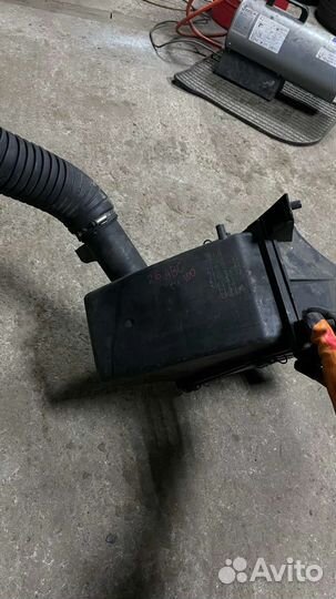 Корпус воздушного фильтра Audi 100 2.6