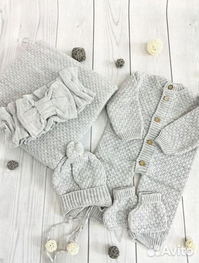 Комплект на выписку вязанный