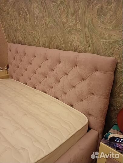 Перетяжка мягкой мебели кровати