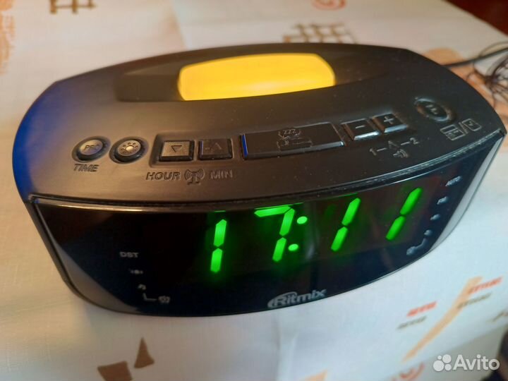 Часы с радио