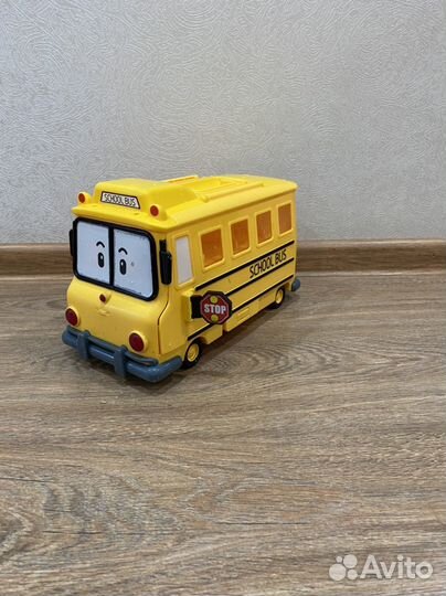 Игрушка автобус - гараж