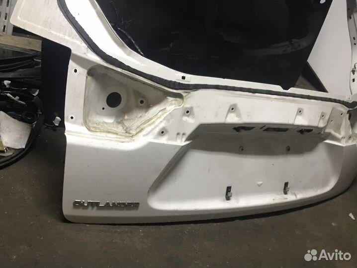 Mitsubishi Outlander XL дверь багажника