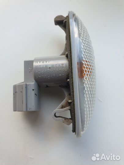 Повторитель поворотника Тойота Королла 150