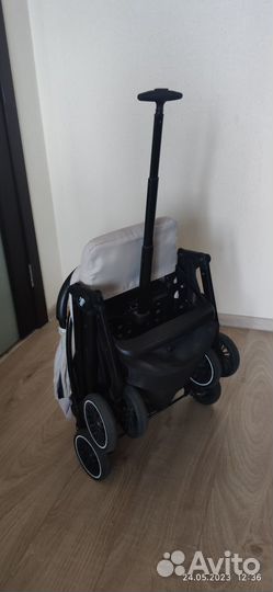Продам коляску прогулочную Cam