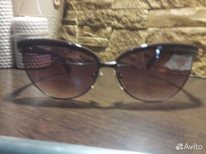 Солнцезащитные очки женские брендовые
