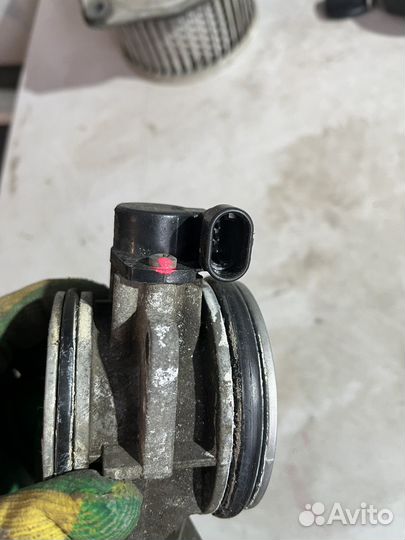 Дроссельная заслонка Renault Sandero K4M