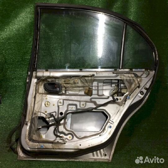 Дверь задняя правая Mitsubishi Eterna E52A Серебро