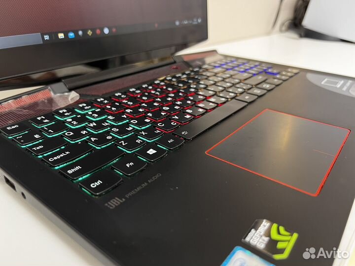 Lenovo legion y720