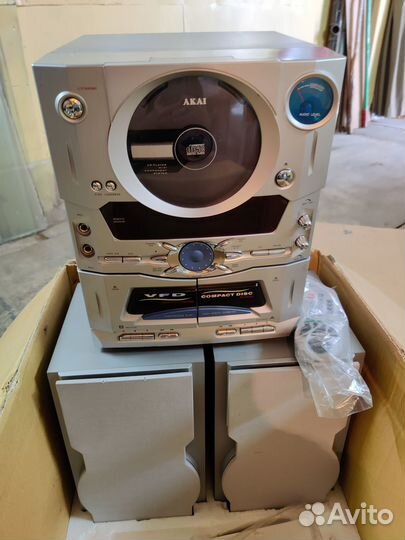 Музыкальный центр akai AK-610