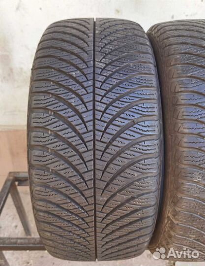Goodyear Vector 4Seasons Gen-2 225/45 R17 94V