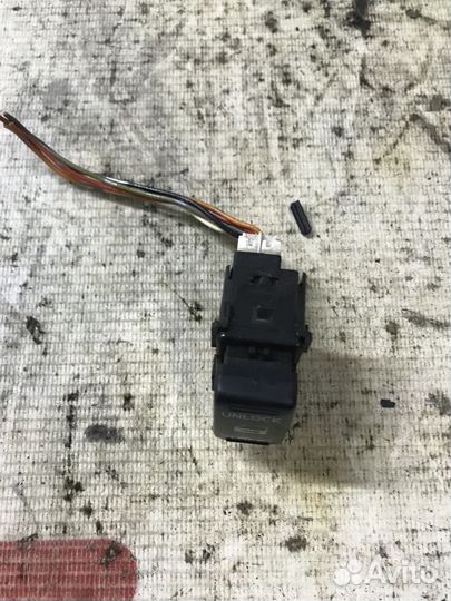 Кнопка стеклоподъемника Nissan Pathfinder