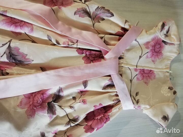Нарядное платье для девочки