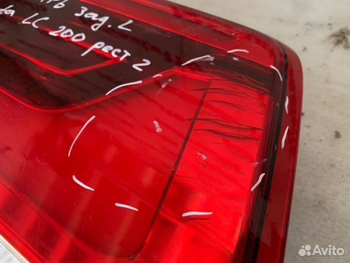 Фонарь внутренний левый Toyota Land Cruiser 200