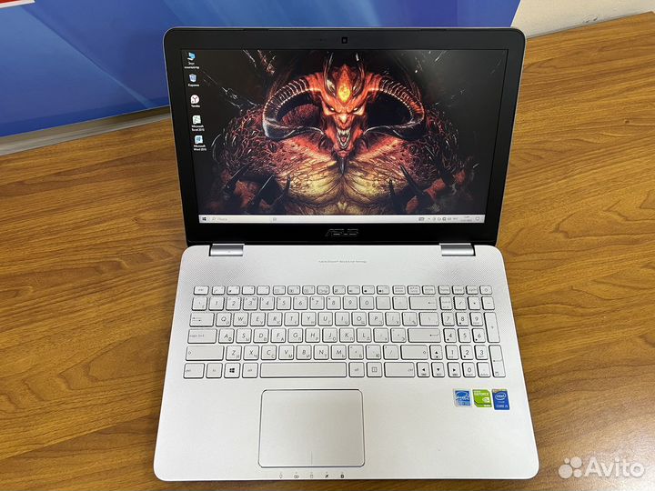 Мощнейший металлический игровой ноутбук Asus