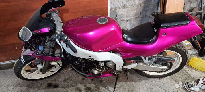 Yamaha FZR250