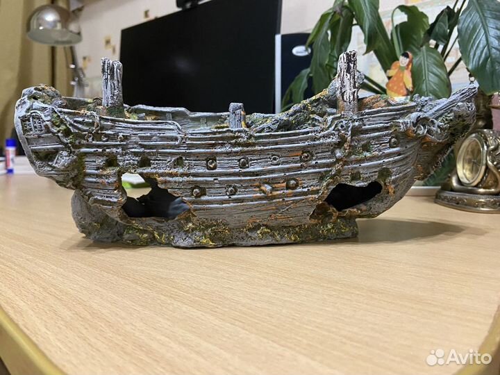 Украшение-корабль для аквариума