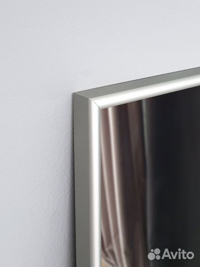 Зеркало в тонкой раме большое черное белое