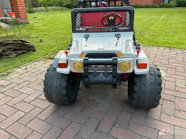 Электромобиль peg perego