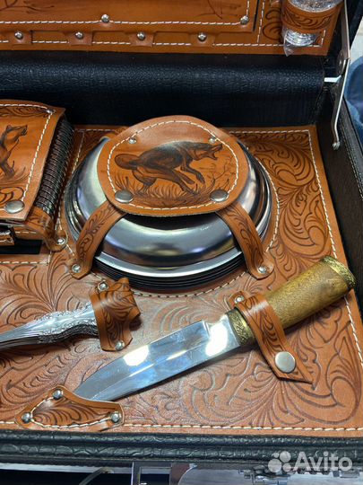 Набор посуды для пикника в чемодане