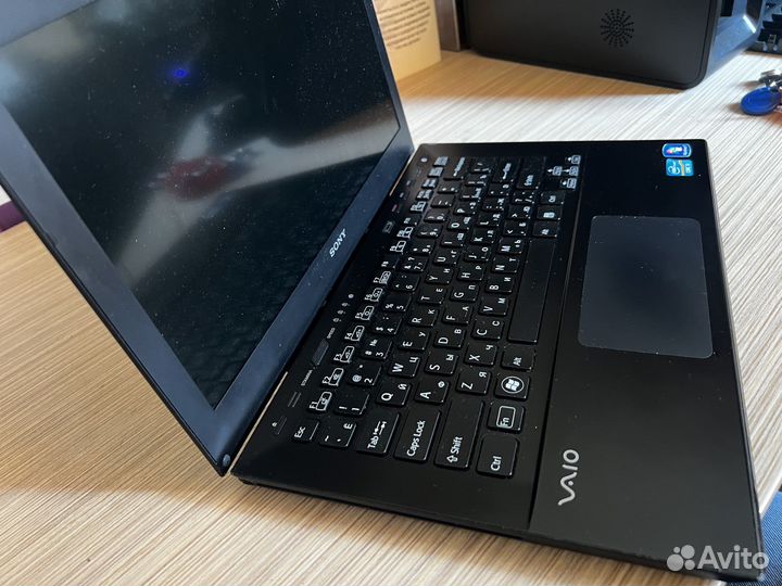 Ноутбук Sony Vaio svs131b12v