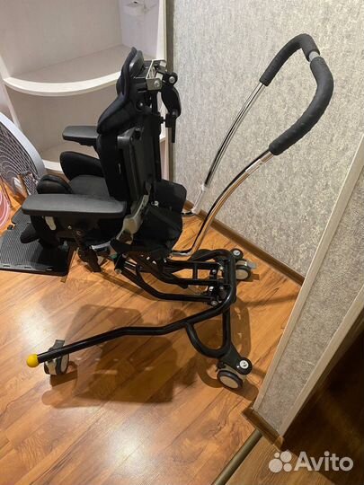 Функциональное комнатное кресло R82