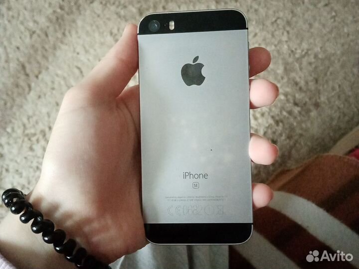 iPhone SE, 32 ГБ