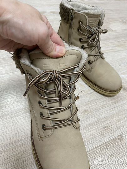 Зимние ботинки женские