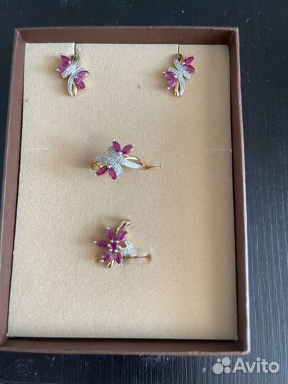 Золотой комплект Valtera рубины с брильянтами