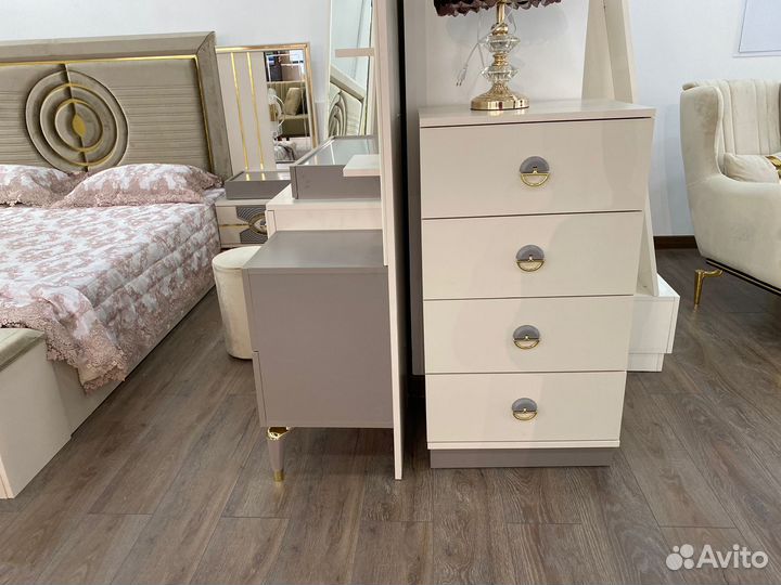 Спальный гарнитур