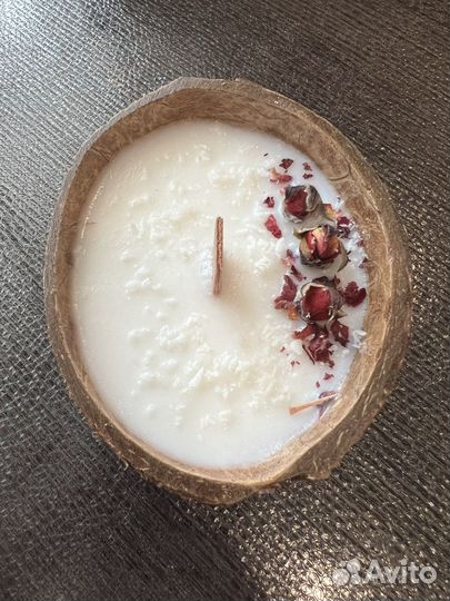 Свеча в кокосе