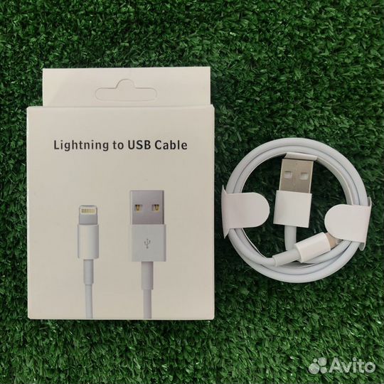 Кабель на iPhone