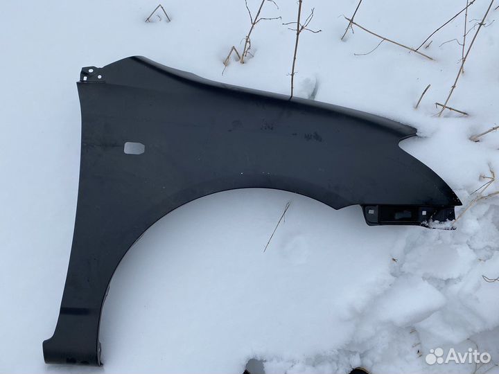 Правое крыло Toyota corolla e120