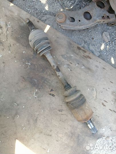 Левый привод kia clarus 1 двигатель 2.0