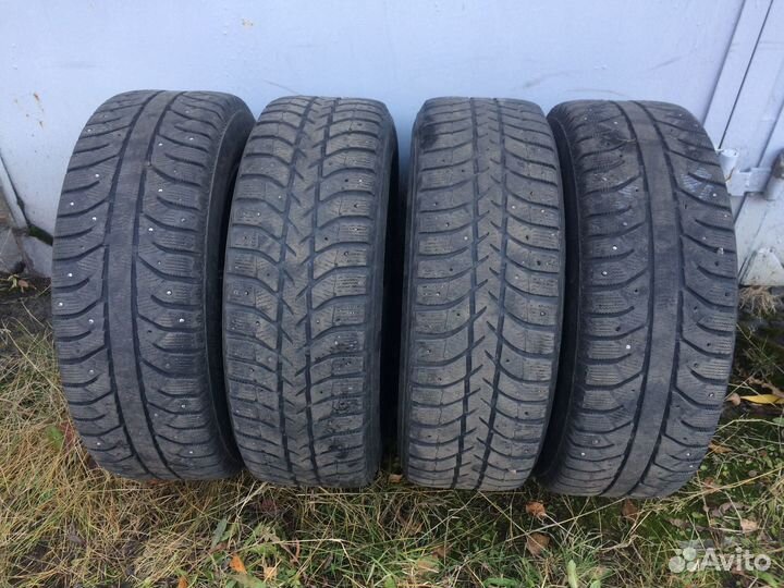 Комплект б/у шипованных колёс R15 на дисках