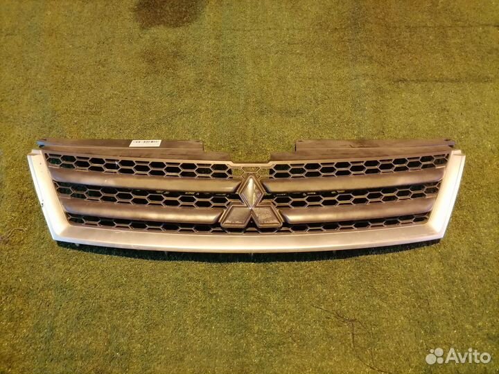 Решетка радиатора 7450A035 Mitsubishi Outlander Xl
