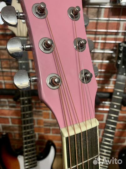 Акустическая гитара + аксессуар