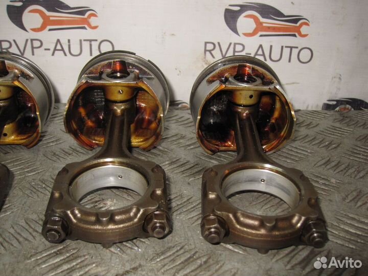 Поршень с шатуном 4G92 Mitsubishi Carisma 1995—99