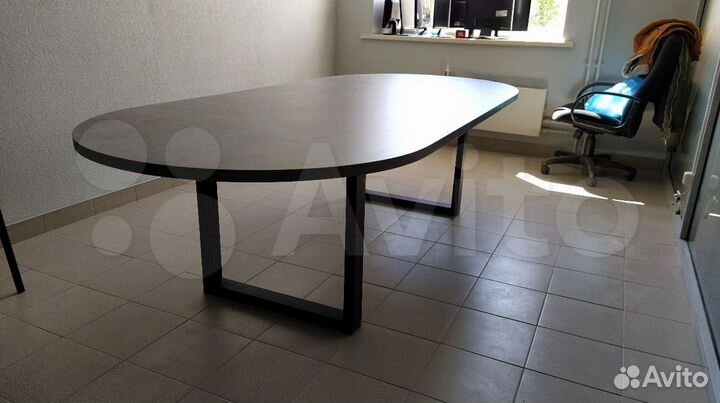 Стол для переговоров