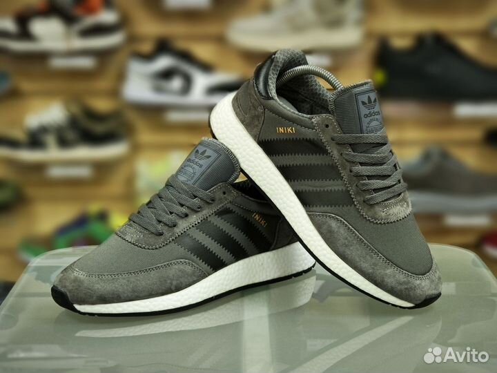 Кроссовки Adidas Iniki