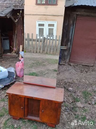 Трюмо с зеркалом старинное